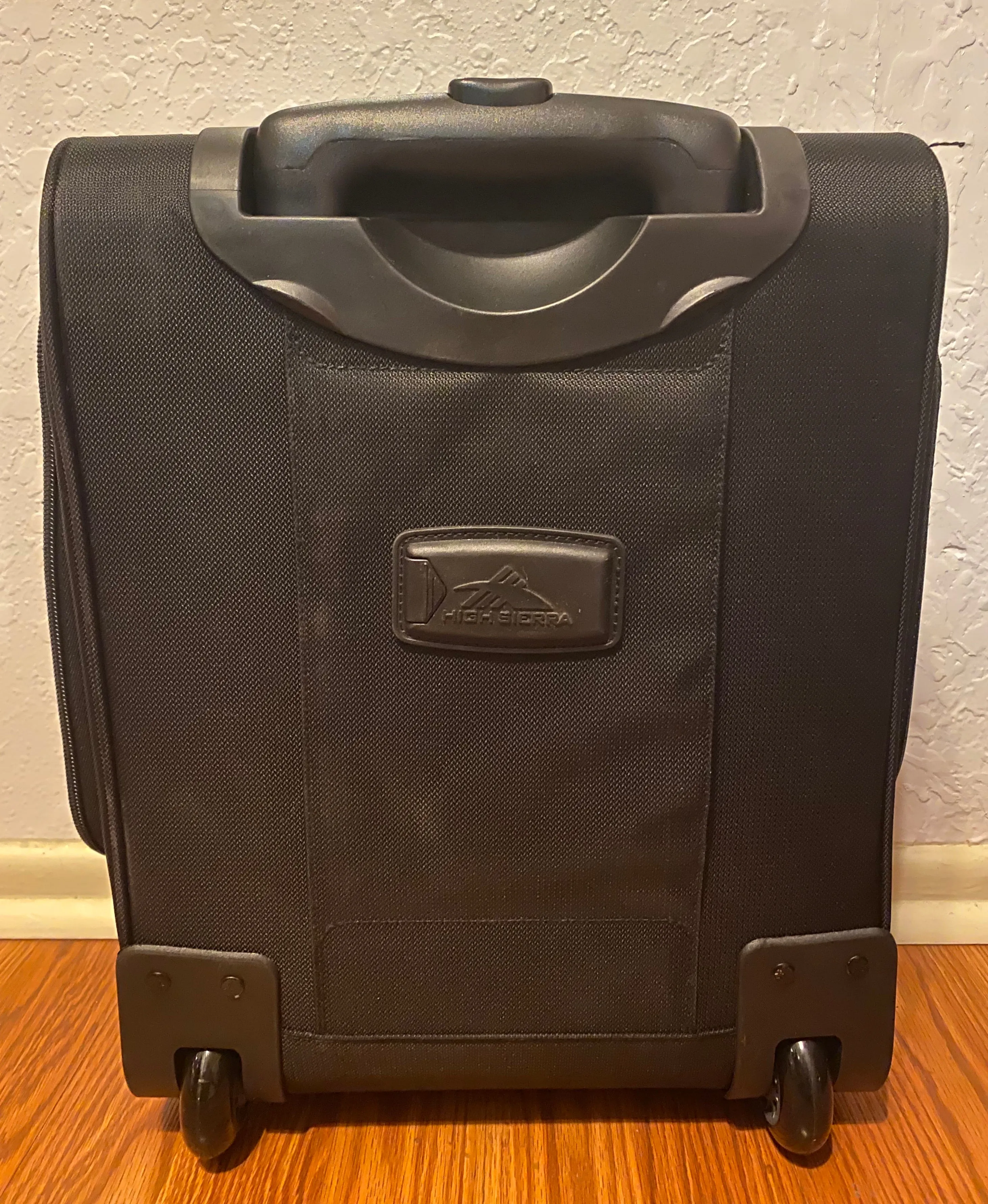 Brand new Endeavor High Sierra Wheeled underseat carry-on travel luggage 16” x 12”