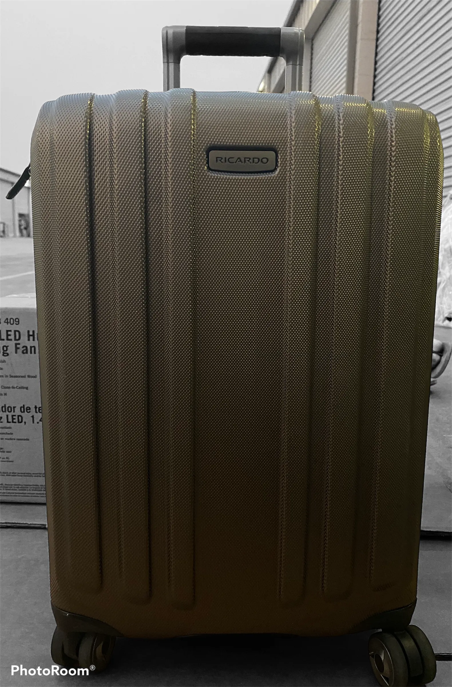 New other Ricardo Anaheim 20" Hardside Carry-On Spinner